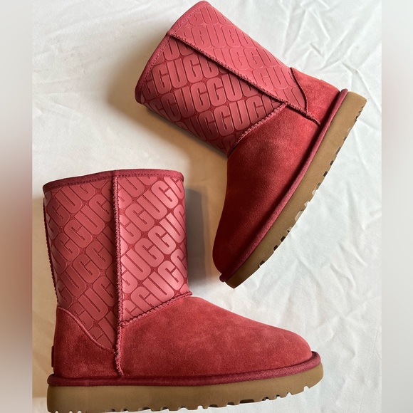 UGG WOMAN’S CLASSIC SHORT II UGG LOGO REDWOOD SIZE 6 BOOTS 1129450 AUTHENTIC NEW - Picture 10 of 11